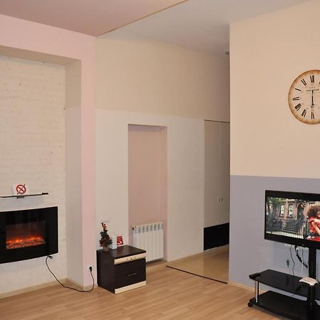 Apartment Near Olympic Stadium Киев Экстерьер фото