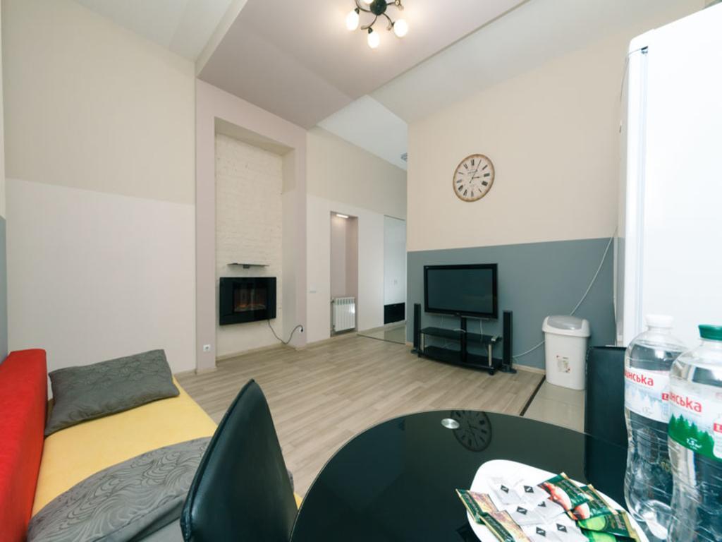 Apartment Near Olympic Stadium Киев Экстерьер фото