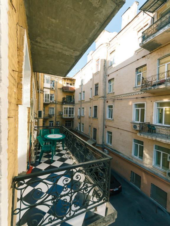 Apartment Near Olympic Stadium Киев Экстерьер фото